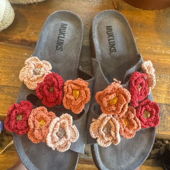 Muk Luks Gray and Orange Floral Slide Sandals - Picture 3 of 10